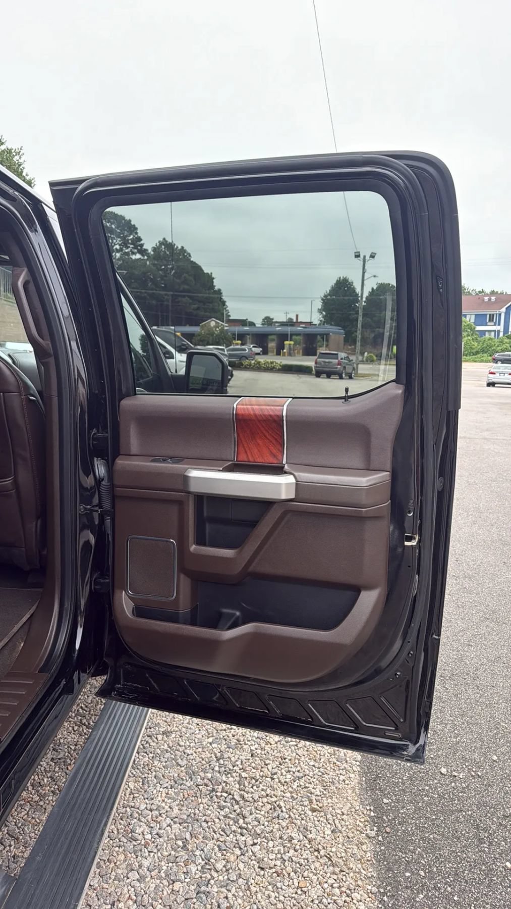 Used 2019 Ford F150 King Ranch w/ Equipment Group 601A Luxury AWD/4WD image 40