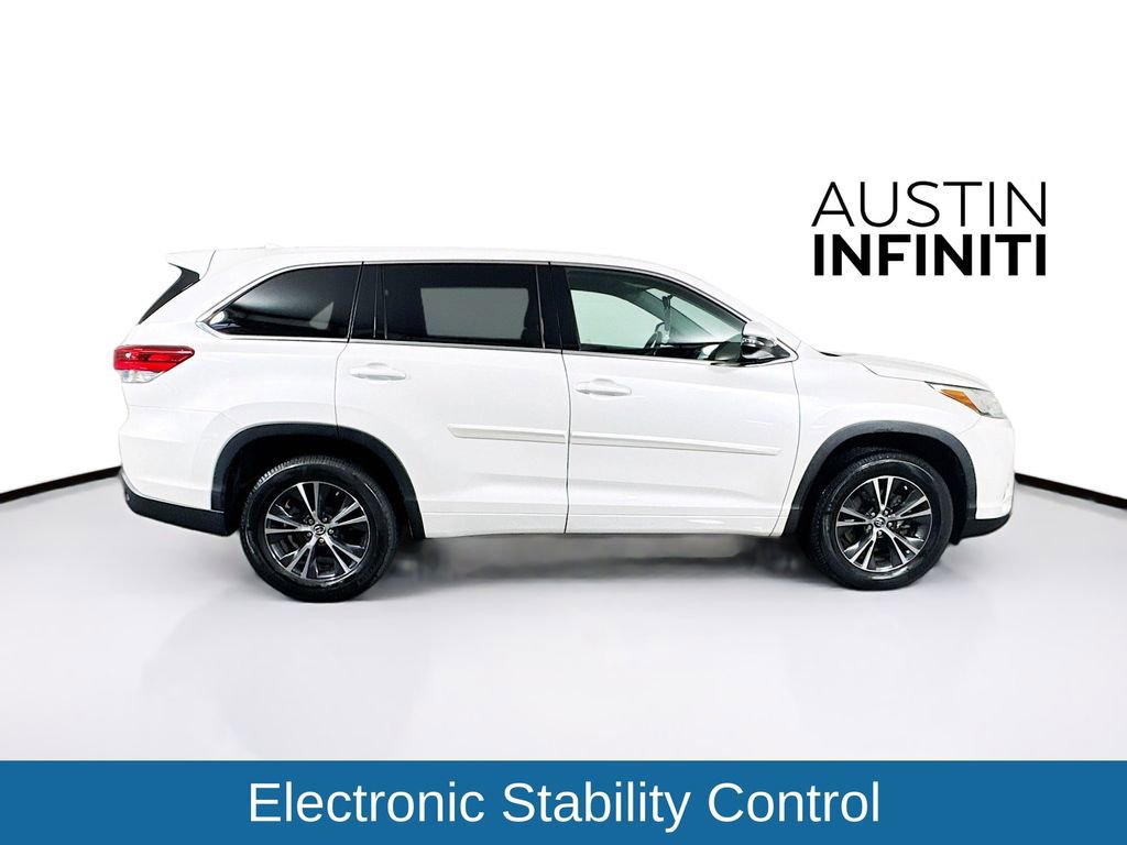 Used 2018 Toyota Highlander Plus FWD image 8