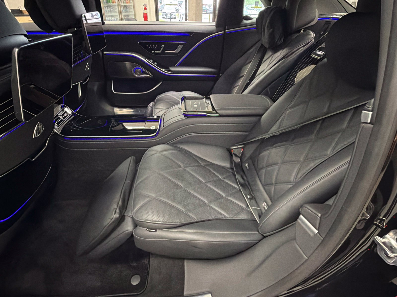 Certified 2025 Mercedes-Benz Maybach S 580 4MATIC image 35