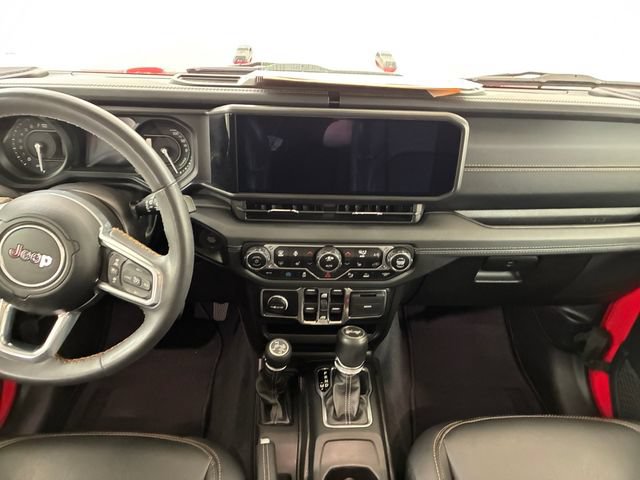 Used 2024 Jeep Wrangler Unlimited Sahara w/ Technology Group AWD/4WD image 21