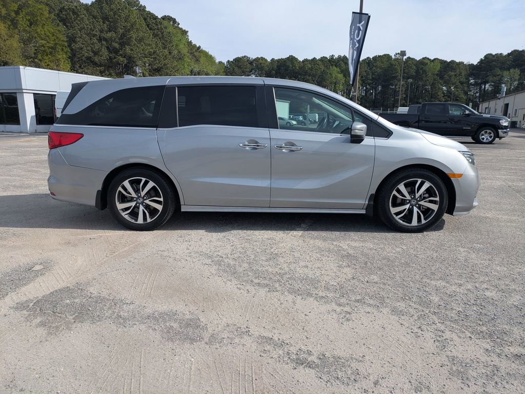 Used 2024 Honda Odyssey Touring image 2