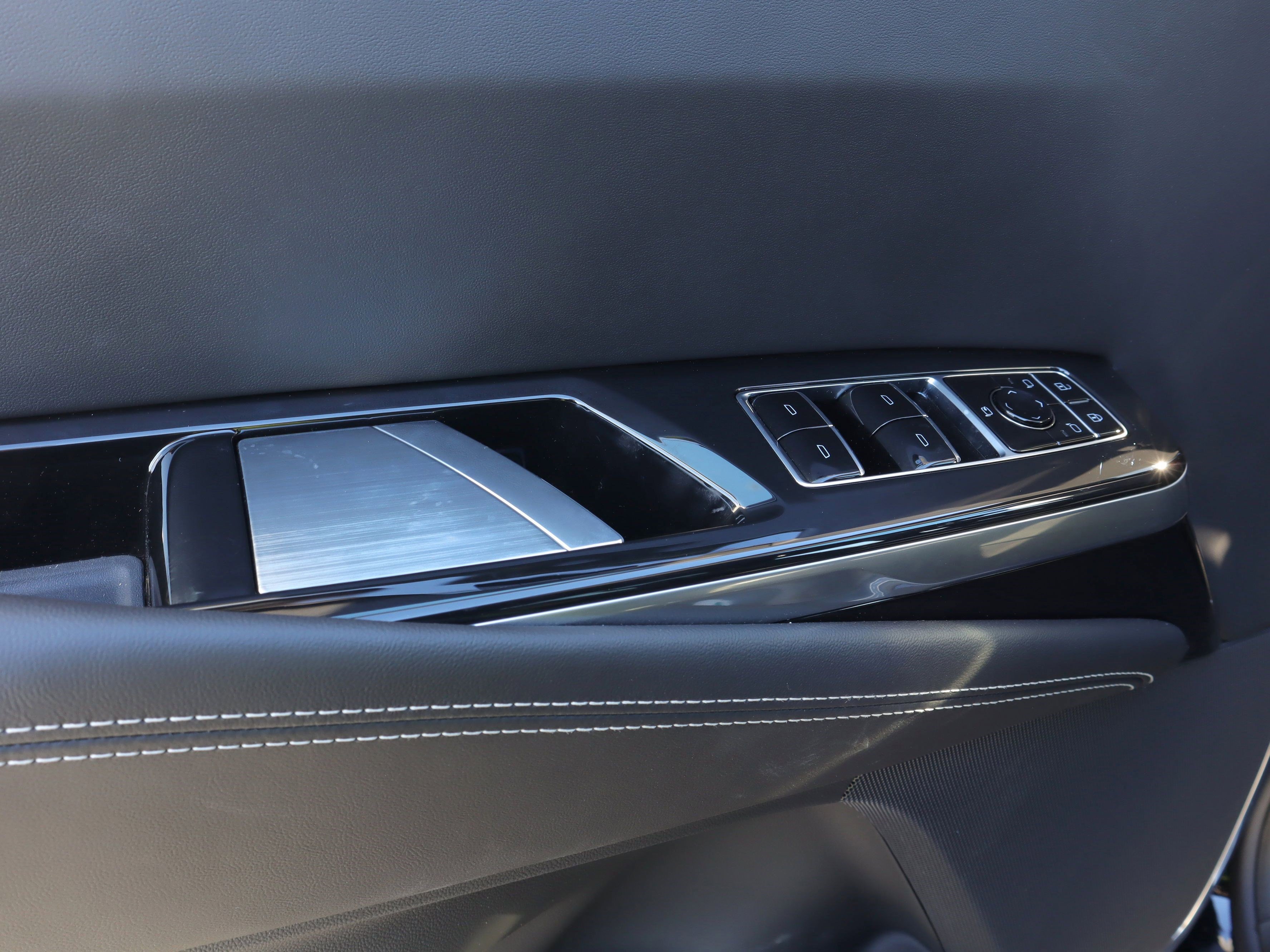 Used 2026 Cadillac Escalade Platinum Sport image 28