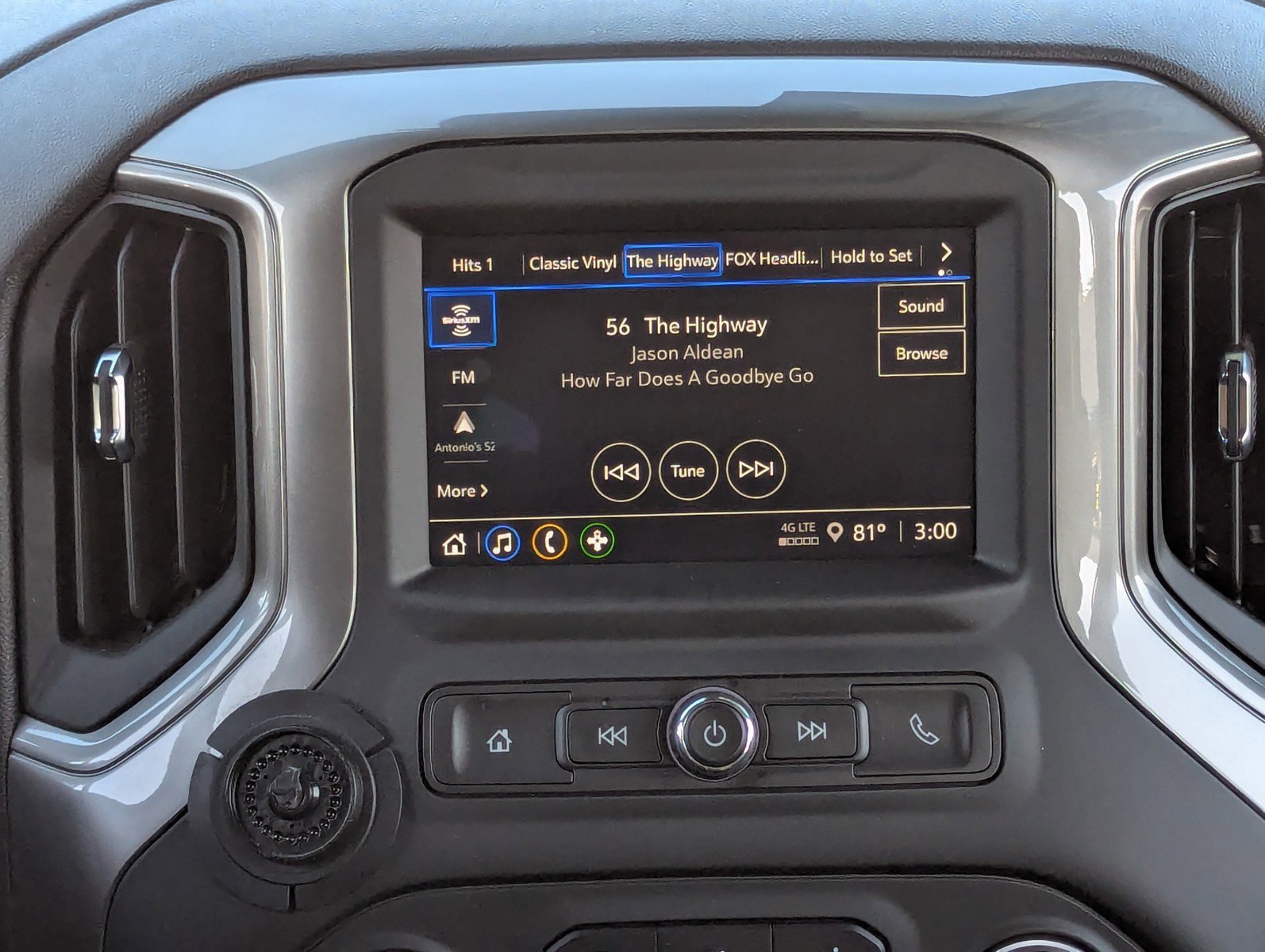 Certified 2024 Chevrolet Silverado 1500 Custom w/ LPO, Dark Essentials Package image 18