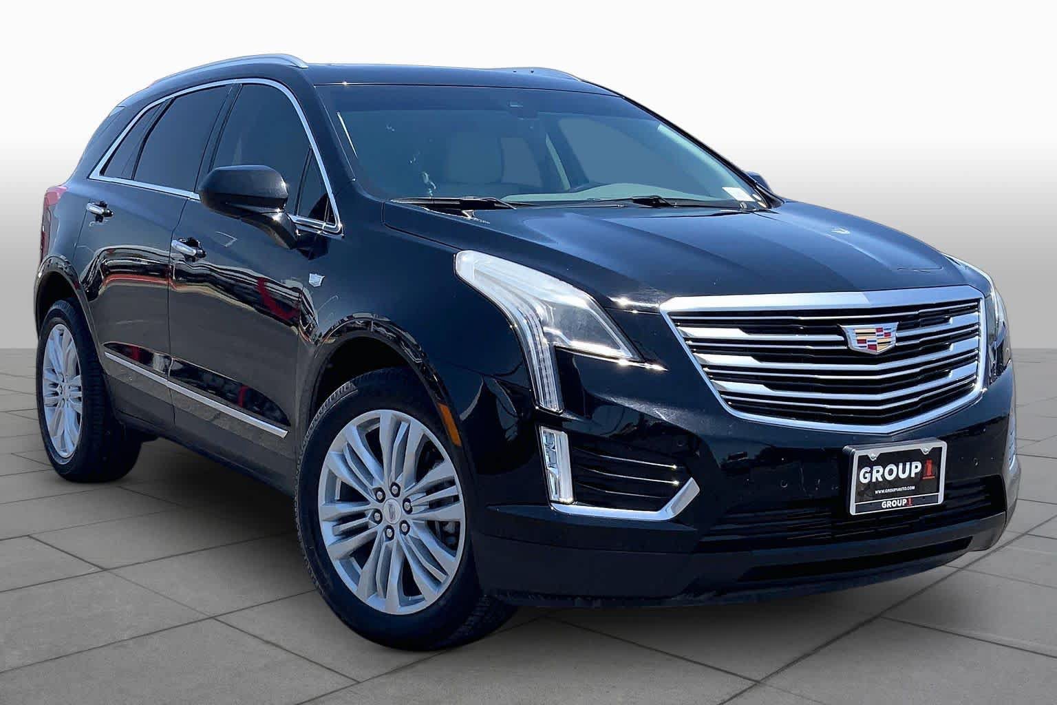 Used 2017 Cadillac XT5 Premium Luxury FWD image 3