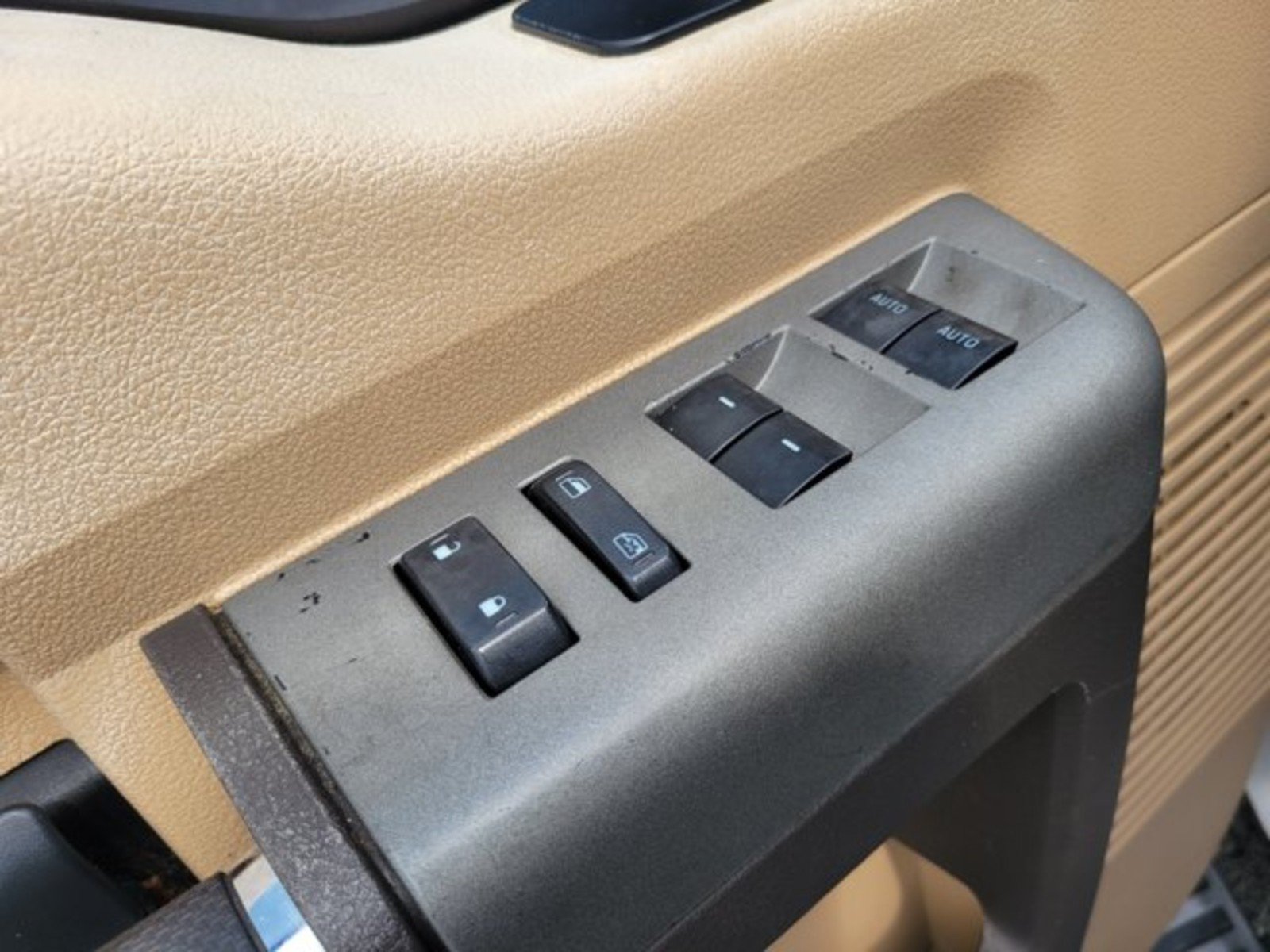 Used 2015 Ford F250 Lariat w/ Chrome Package AWD/4WD image 13