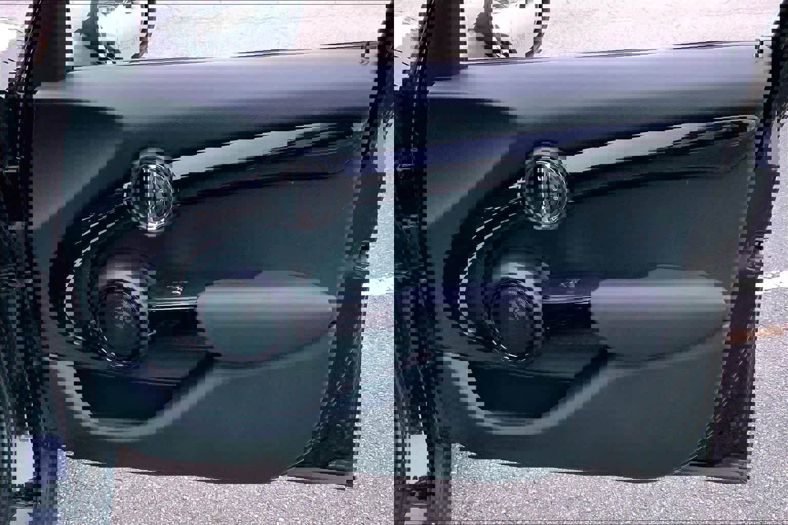 Used 2019 MINI Cooper 4-Door Hardtop w/ Premium Package image 22