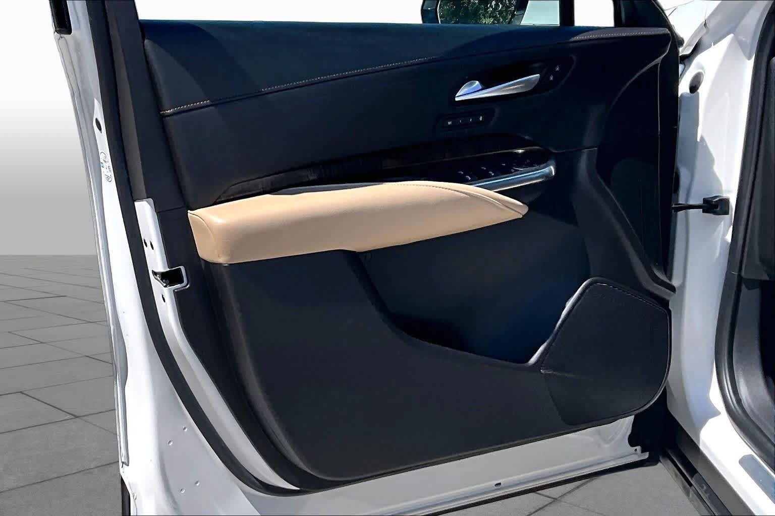 Used 2024 Cadillac XT4 Premium Luxury FWD image 26