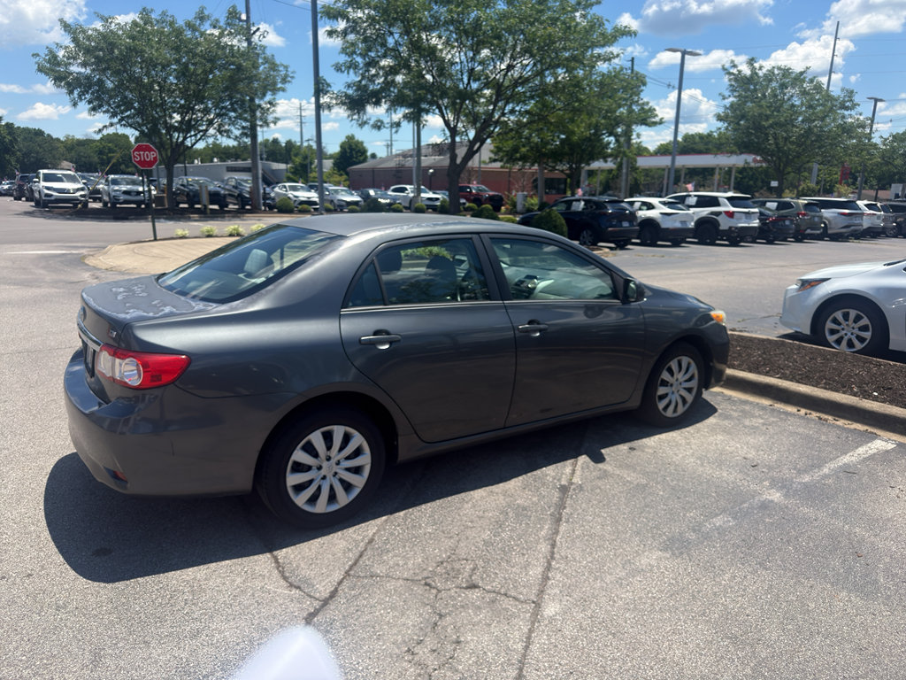 Used 2012 Toyota Corolla LE FWD image 2