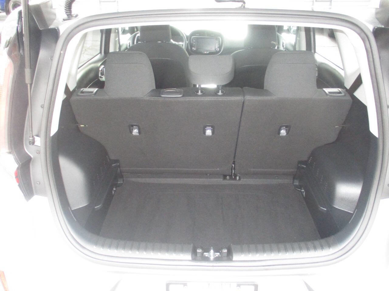 Used 2024 Kia Soul LX w/ Option Group 015 image 12