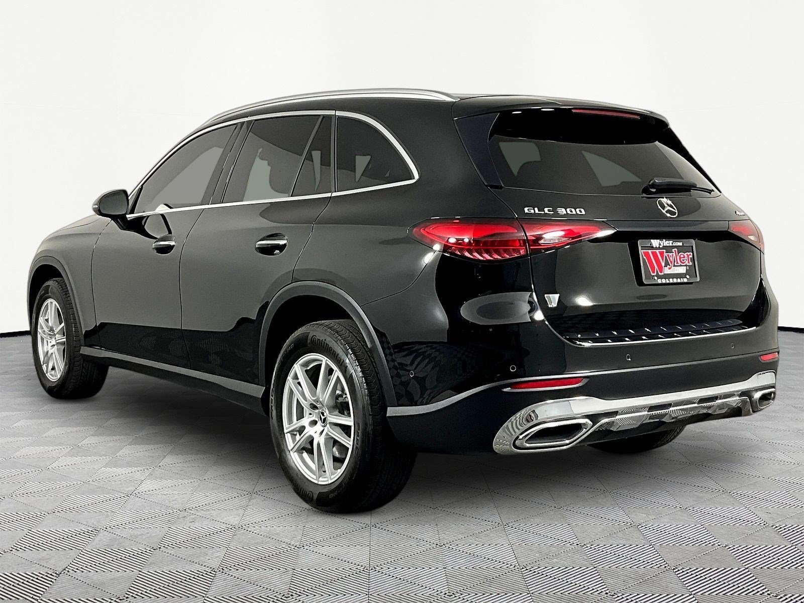 Used 2023 Mercedes-Benz GLC 300 4MATIC image 4