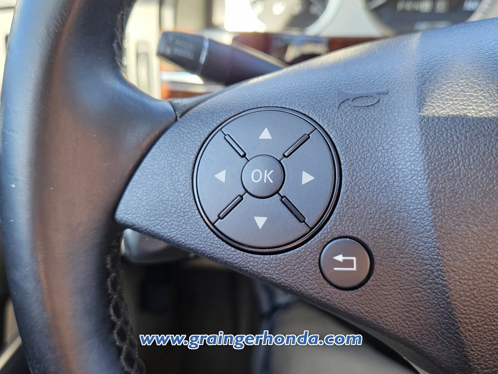 Used 2012 Mercedes-Benz GLK 350 2WD image 18