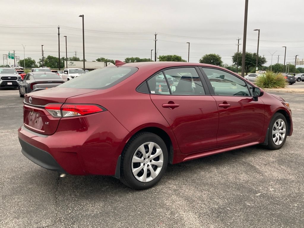 Used 2025 Toyota Corolla LE FWD image 5