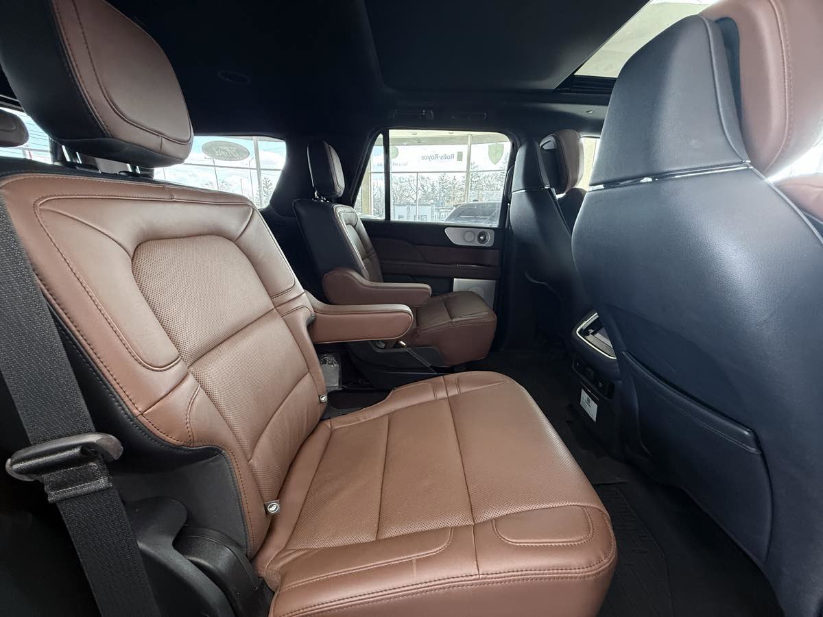 Used 2024 Lincoln Navigator Reserve AWD/4WD image 29