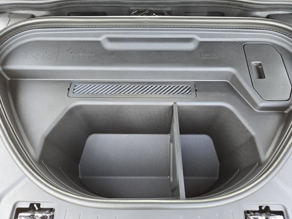 New 2027 Audi SQ6 e-tron Prestige AWD/4WD image 36