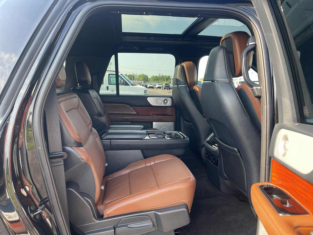 Used 2024 Lincoln Navigator L Reserve w/ Equipment Group 201A AWD/4WD image 27