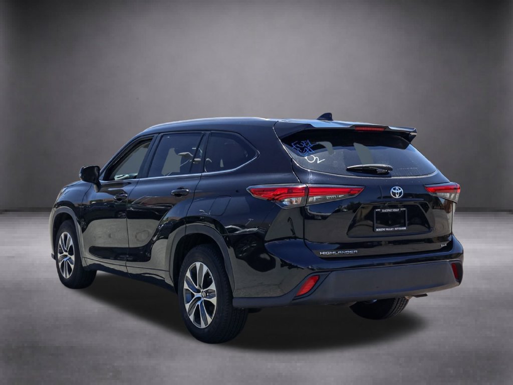 Used 2023 Toyota Highlander XLE FWD image 7