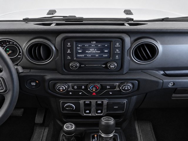 Used 2018 Jeep Wrangler Sport AWD/4WD image 18