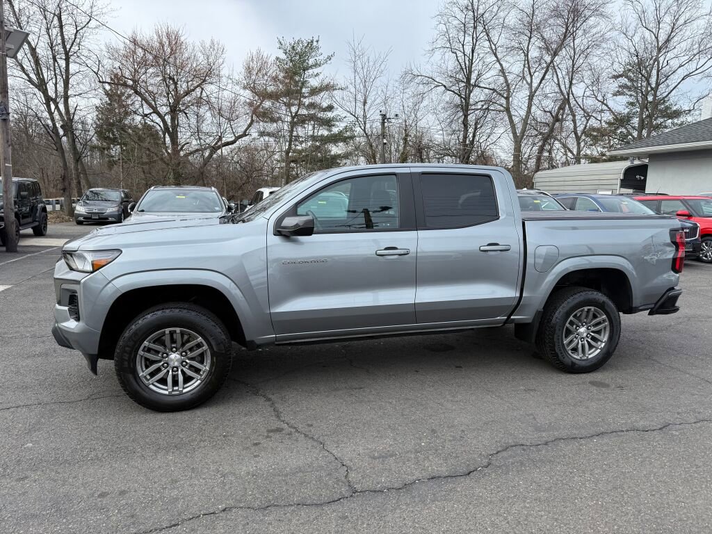 Used 2023 Chevrolet Colorado LT RWD image 4