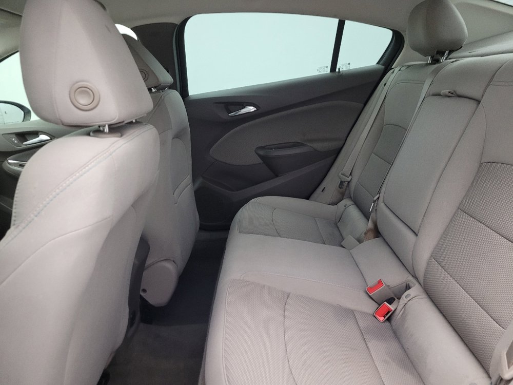 Used 2018 Chevrolet Cruze LT FWD image 18