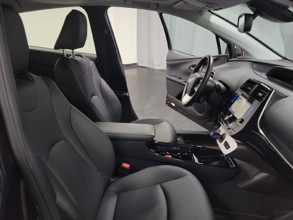 Used 2017 Toyota Prius Four w/ Advanced Technology Package FWD image 33