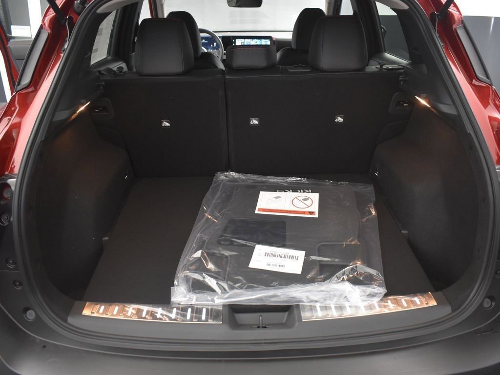 New 2026 Nissan Kicks SR w/ Illumination Package image 34