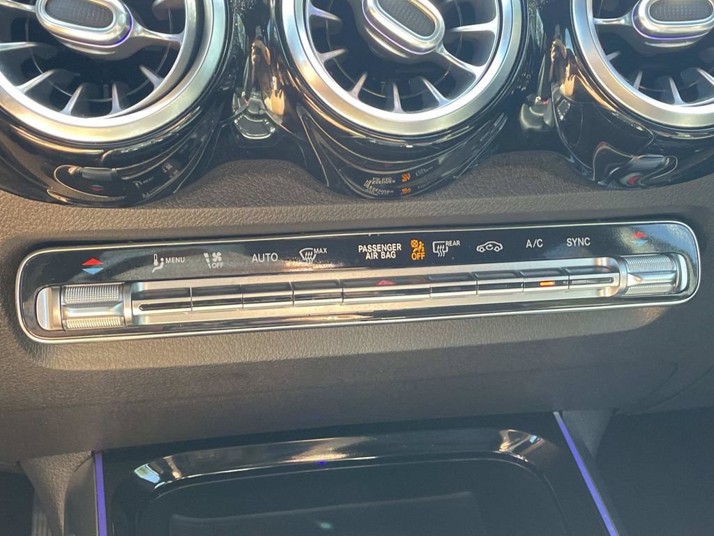 Used 2021 Mercedes-Benz GLB 250 image 38