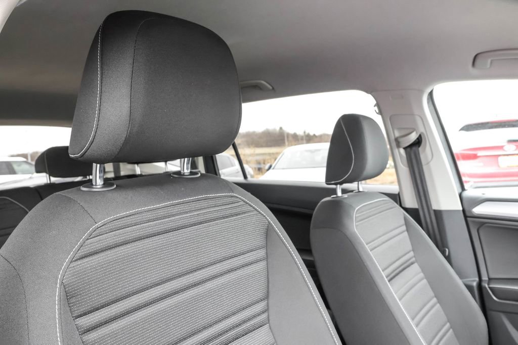 Used 2022 Volkswagen Tiguan S image 38