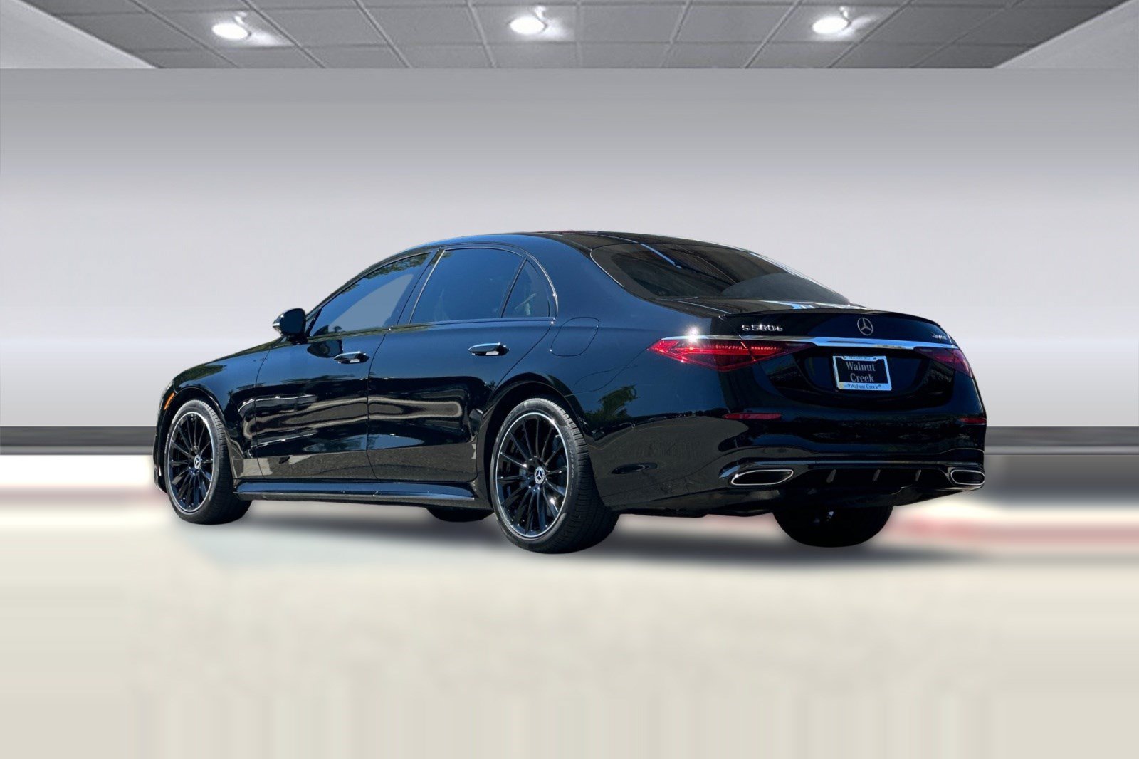Used 2025 Mercedes-Benz S 580e 4MATIC Sedan image 3