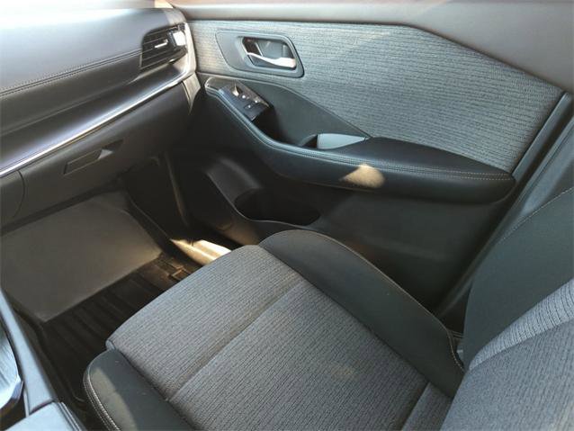 Certified 2022 Nissan Rogue SV image 23