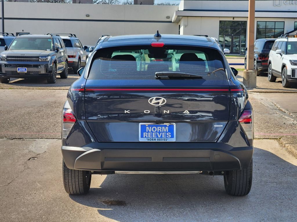 Certified 2025 Hyundai Kona SE image 6
