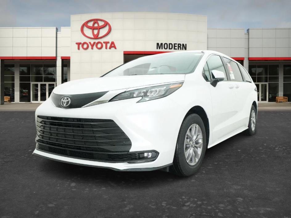 New 2026 Toyota Sienna XLE AWD/4WD image 7