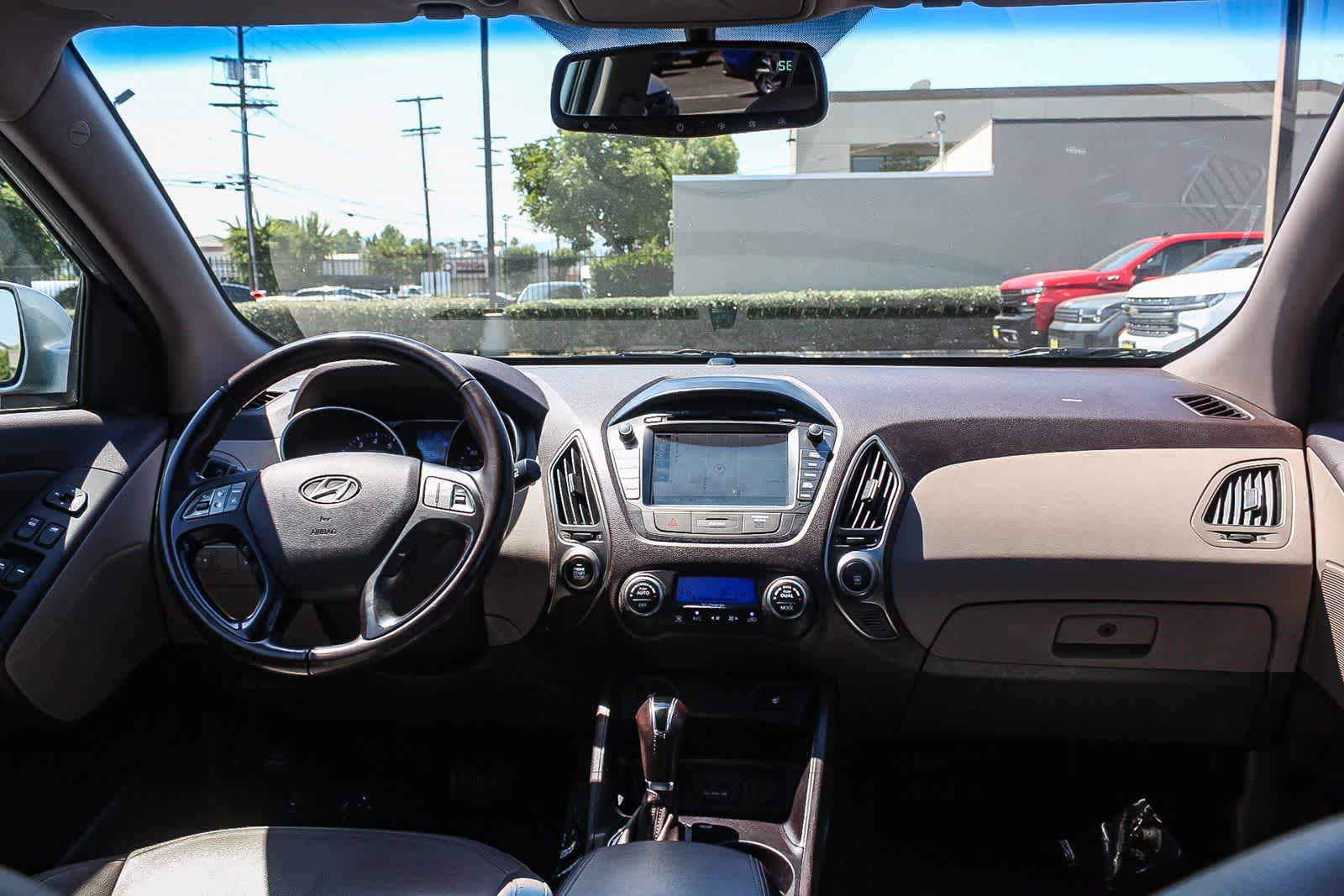 Used 2015 Hyundai Tucson Limited w/ Option Group 03 FWD image 18