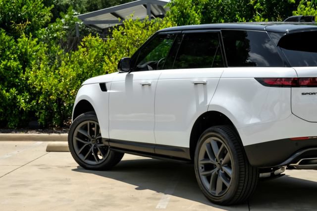 New 2026 Land Rover Range Rover Sport SE AWD/4WD image 13
