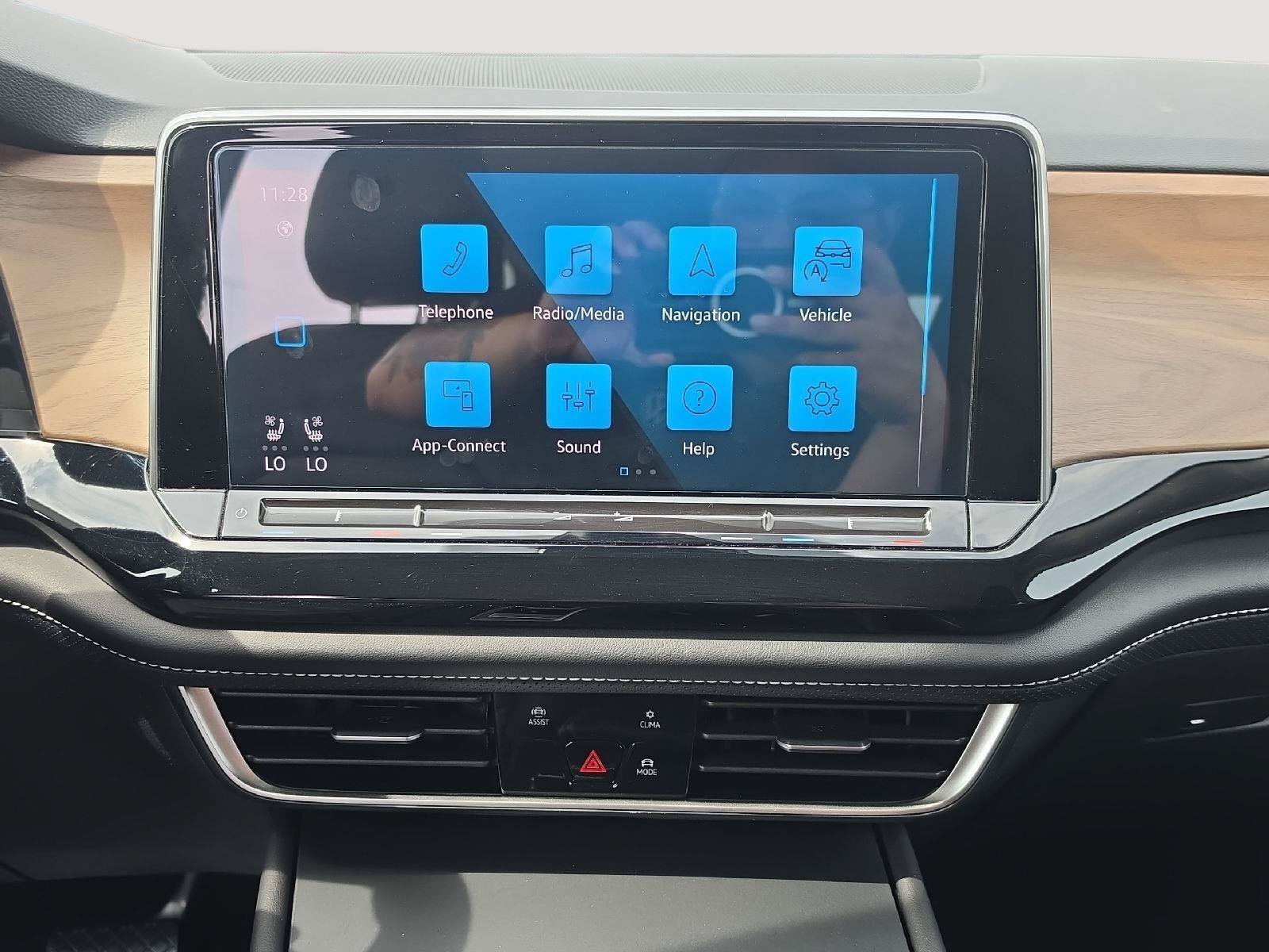 Certified 2024 Volkswagen Atlas SE AWD/4WD image 21