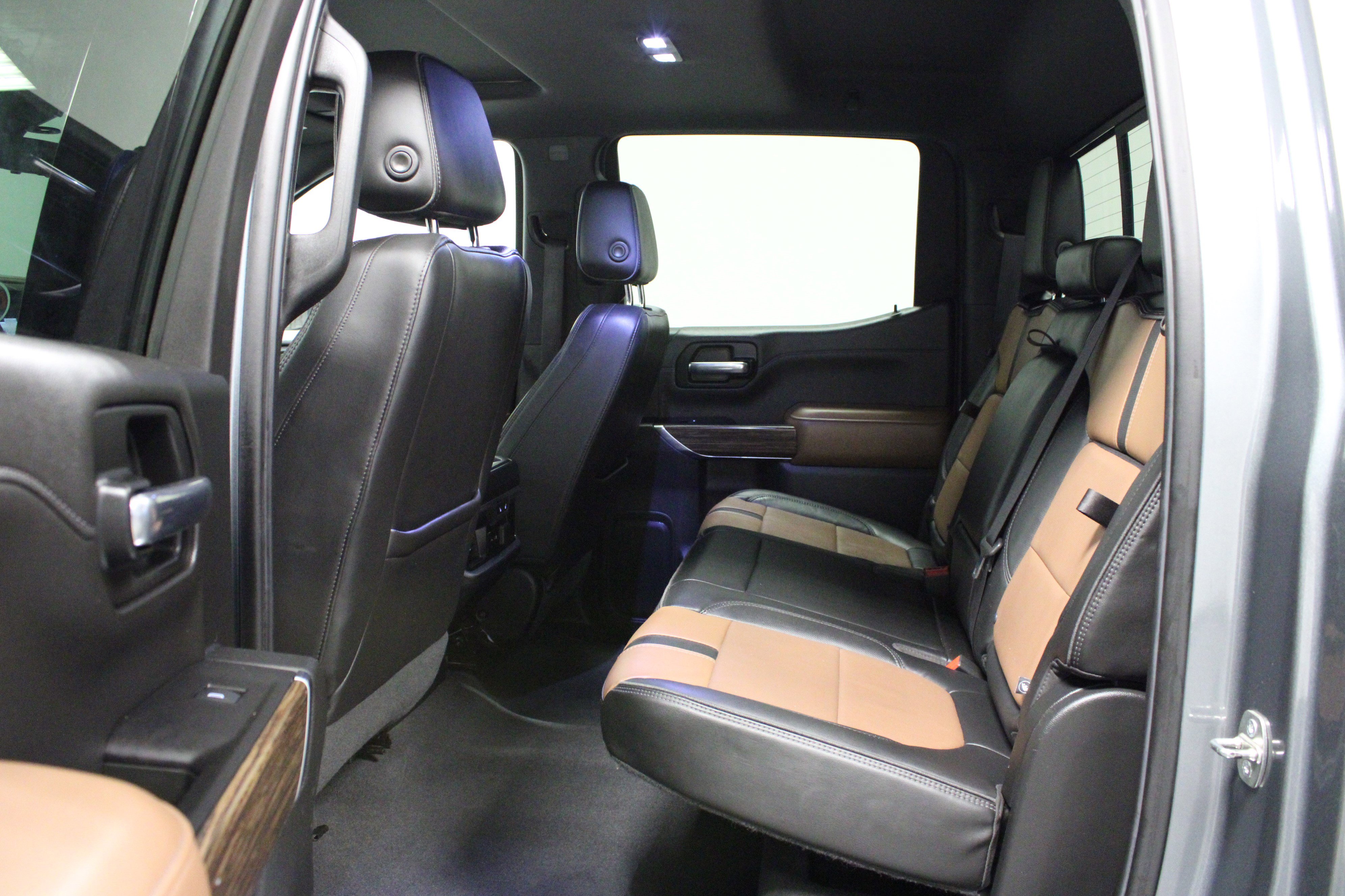 Used 2019 Chevrolet Silverado 1500 High Country image 13