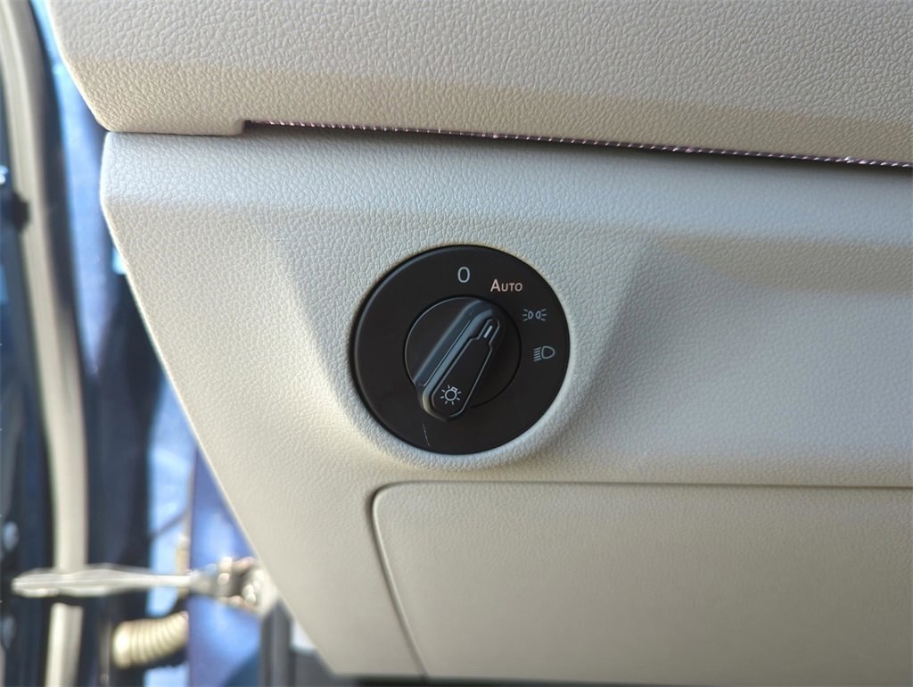 Used 2020 Volkswagen Jetta SEL image 38