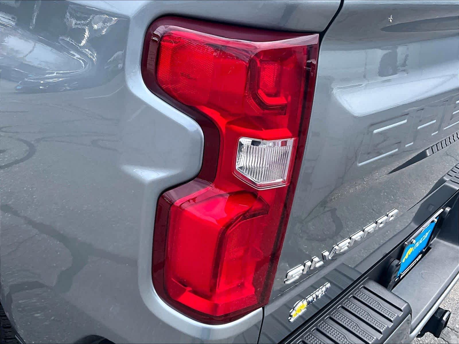Used 2023 Chevrolet Silverado 1500 RST AWD/4WD image 34