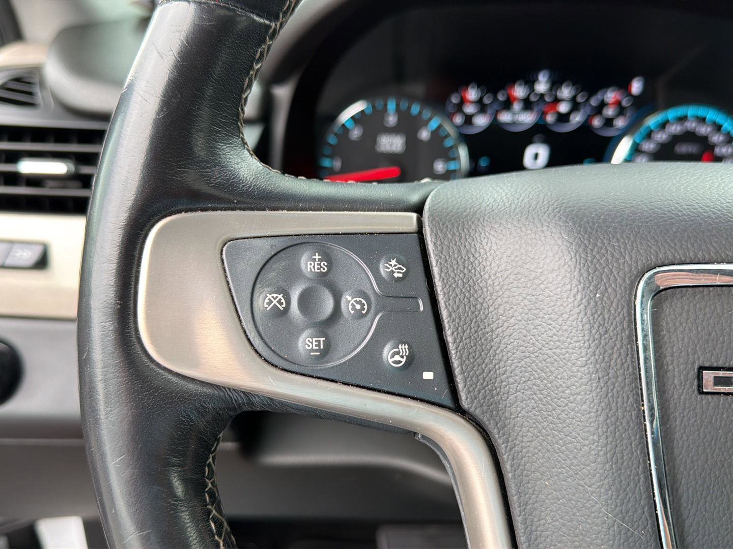 Used 2019 GMC Yukon Denali w/ Open Road Package RWD image 24