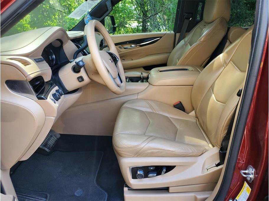 Used 2018 Cadillac Escalade ESV Platinum AWD/4WD image 29