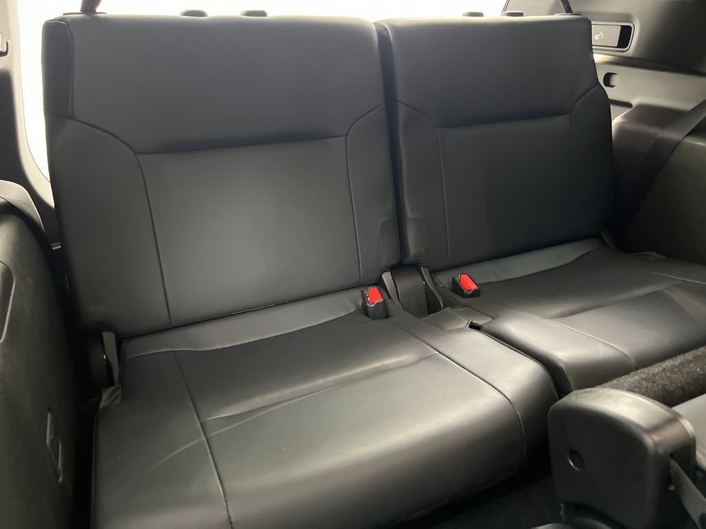 Used 2025 Mitsubishi Outlander SE AWD/4WD image 29