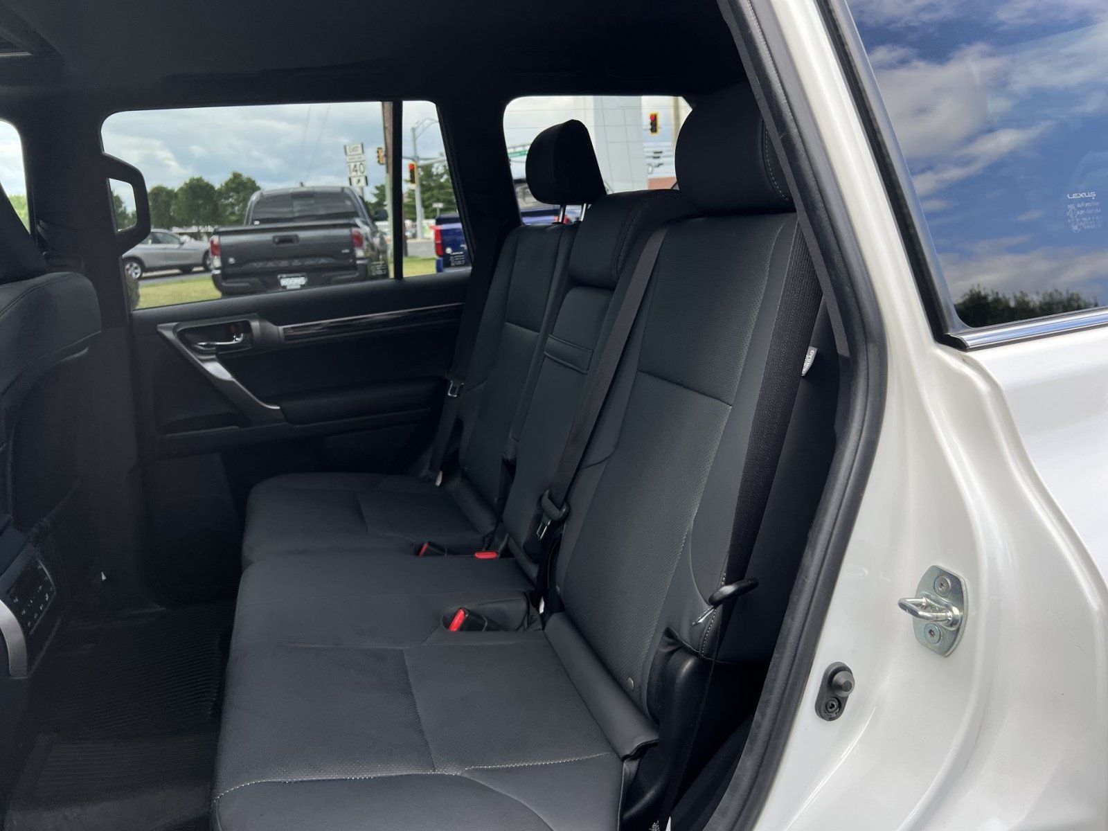 Used 2023 Lexus GX 460 Premium w/ Premium Package AWD/4WD image 25