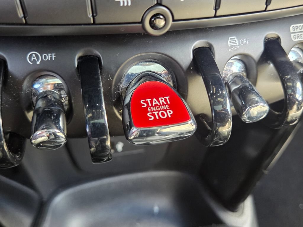 Used 2024 MINI Cooper S w/ Signature Upholstery Package FWD image 32