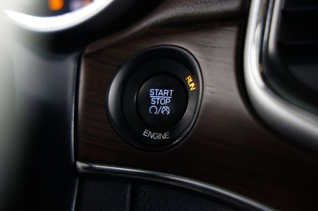Used 2014 Jeep Grand Cherokee Overland w/ Advanced Technology Group image 31