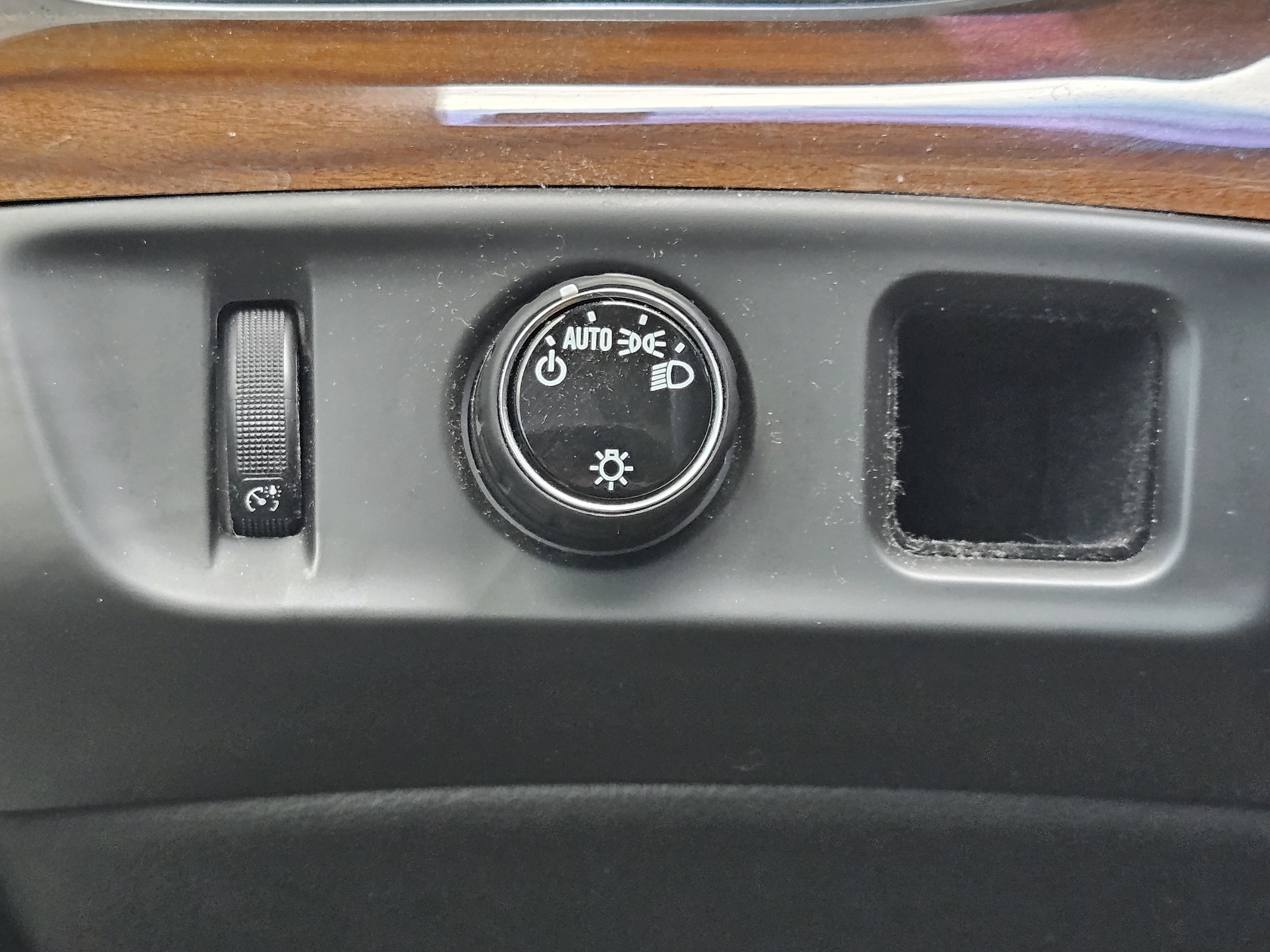 Used 2020 Cadillac Escalade ESV Luxury RWD image 22
