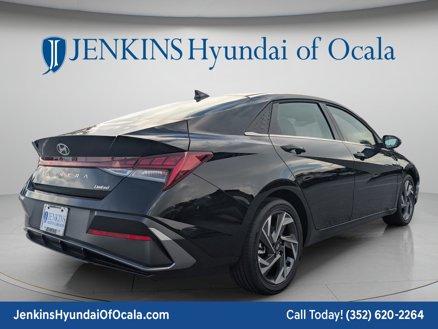New 2026 Hyundai Elantra Limited FWD image 3