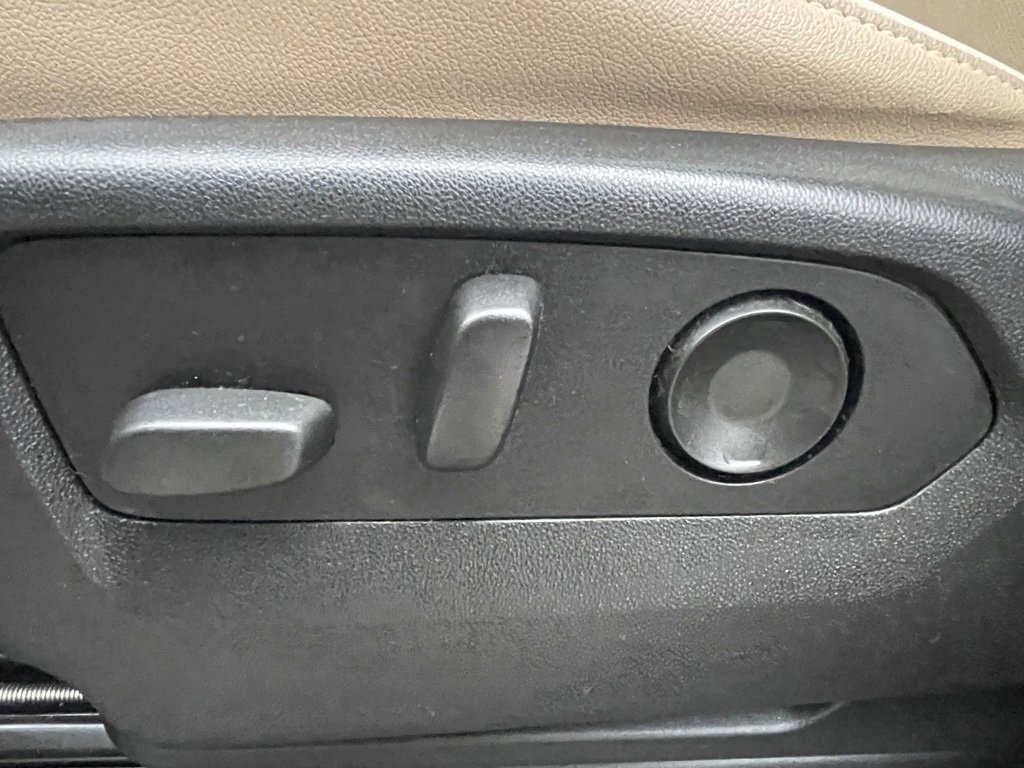 Certified 2021 Chevrolet Suburban Premier w/ Premium Package image 36