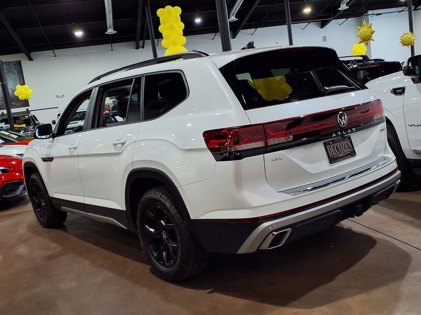 Used 2024 Volkswagen Atlas Peak Edition SEL AWD/4WD image 4