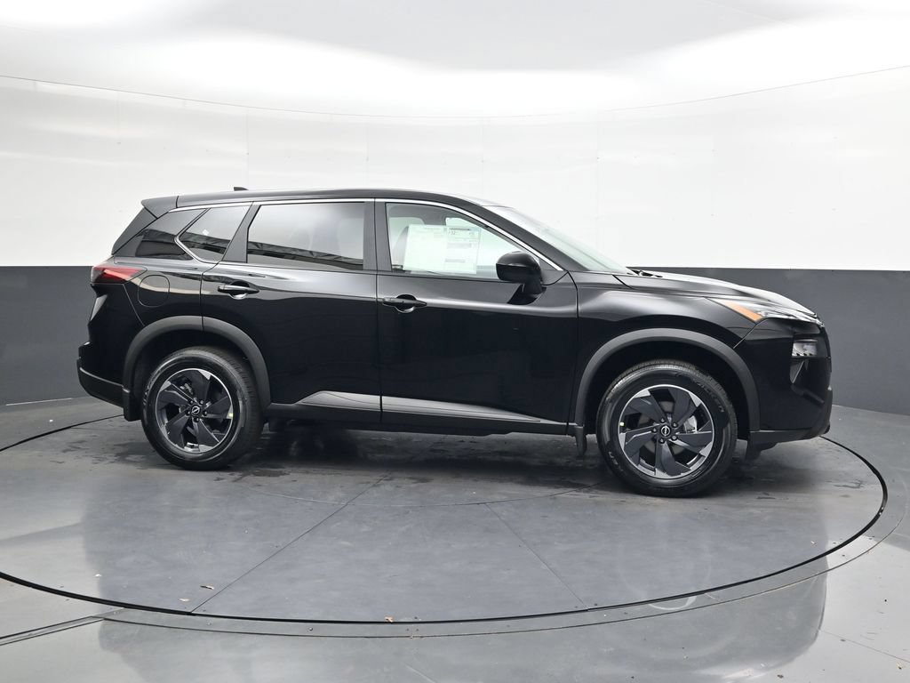Certified 2026 Nissan Rogue SV FWD image 4