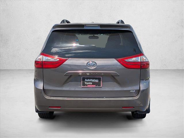 Used 2017 Toyota Sienna XLE FWD image 7
