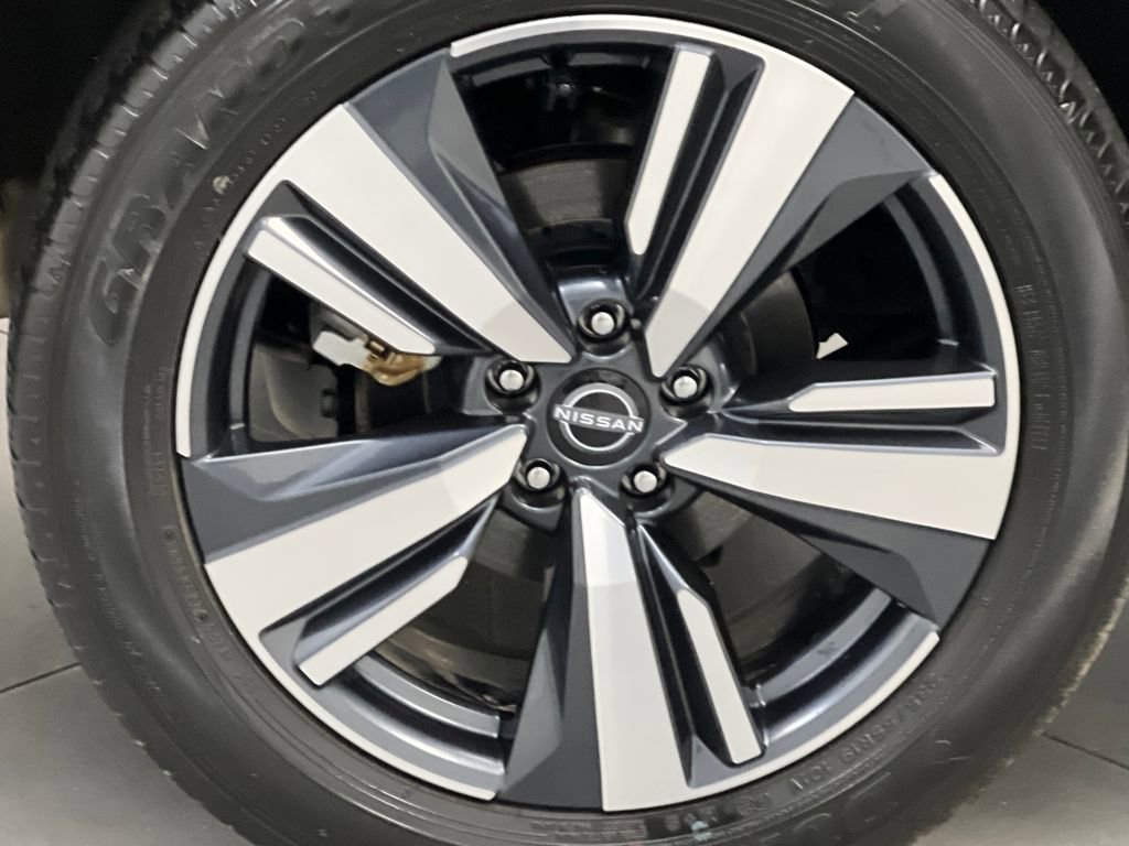 Used 2025 Nissan Rogue SL image 66